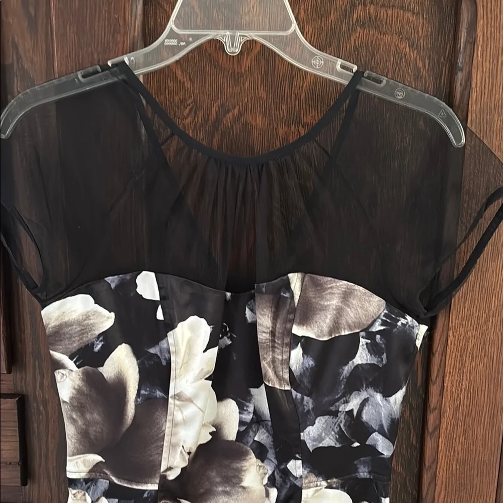 Maggy London Black and White Sheath Dress Sweetheart Neckline - Picture 4 of 6